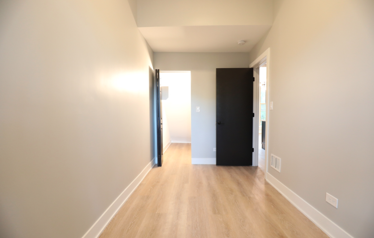 901 – 905 S Laflin