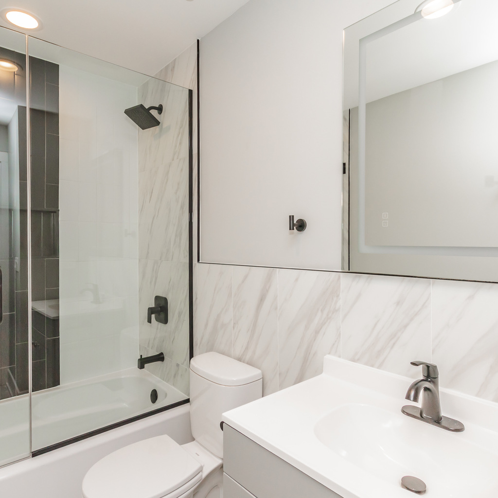 911 – 913 S Miller