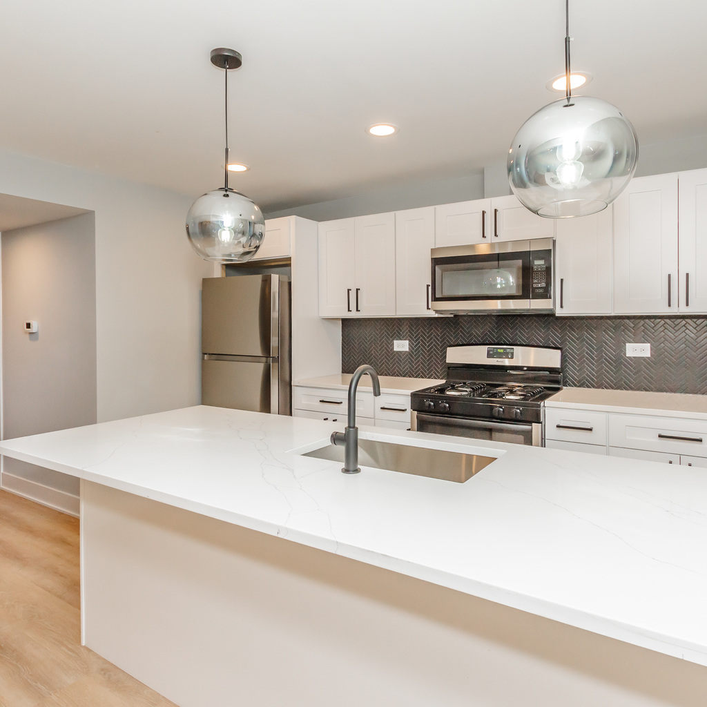 911 – 913 S Miller